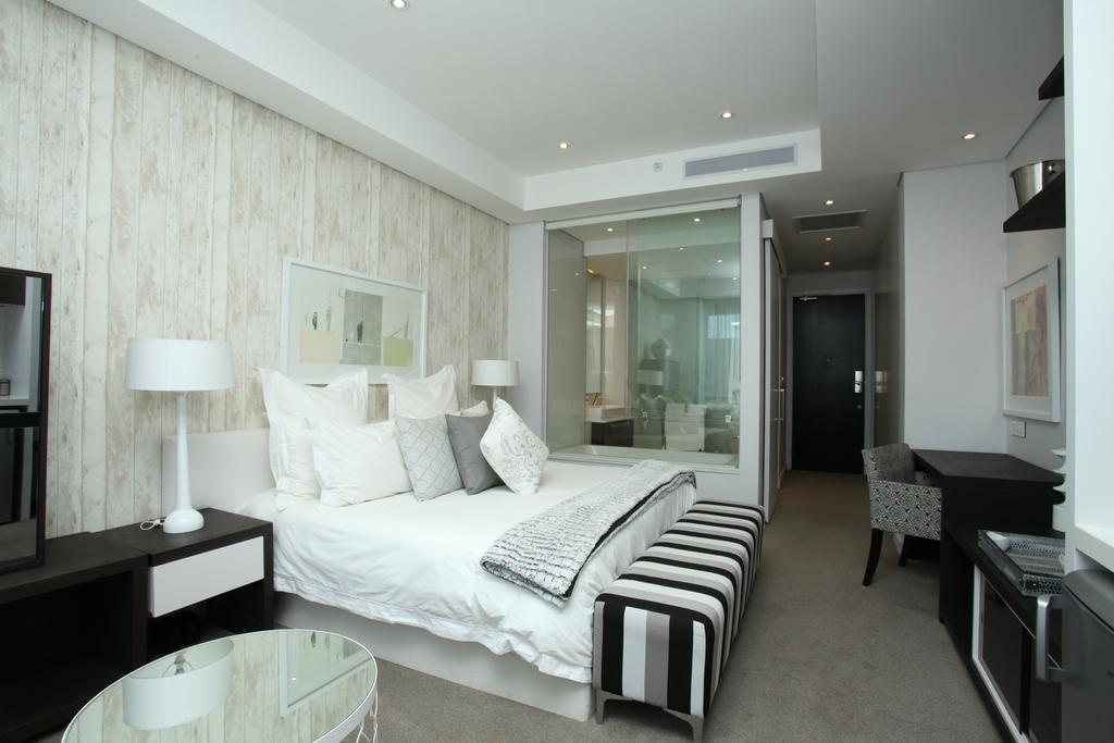 Luxury @ Sandton Skye Johannesburg Exterior foto