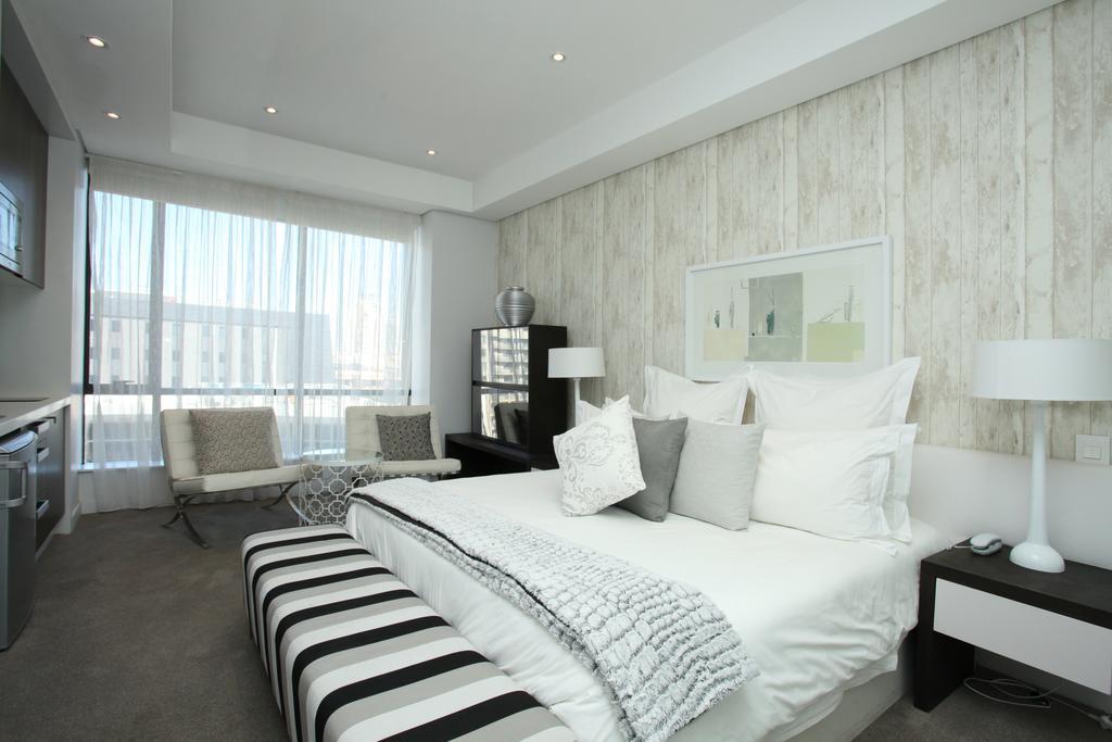 Luxury @ Sandton Skye Johannesburg Exterior foto