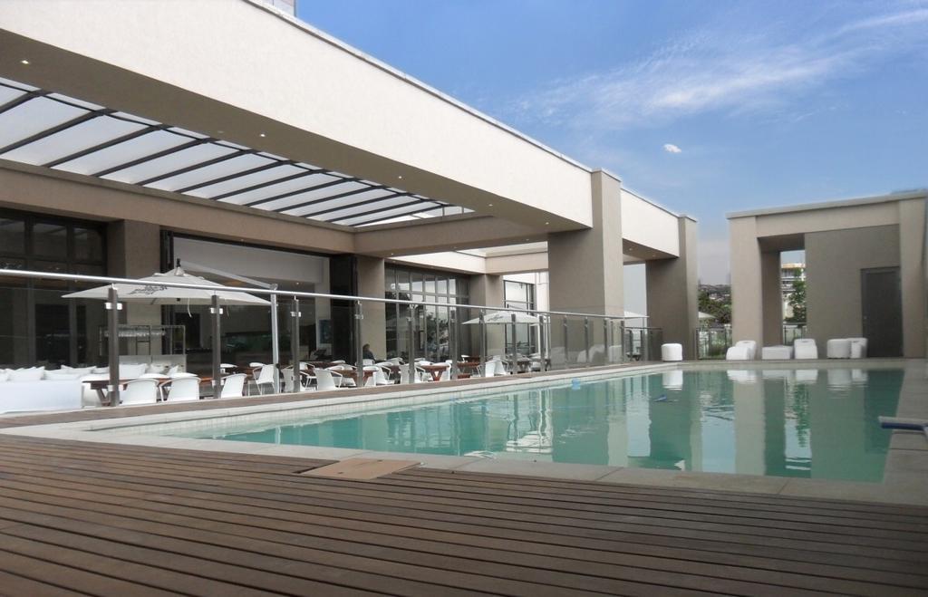Luxury @ Sandton Skye Johannesburg Exterior foto